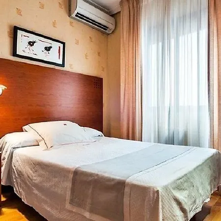 Hotell Xauen En Pleno Centro Con Acceso Autorizado Y A 100m De La Catedral 3*