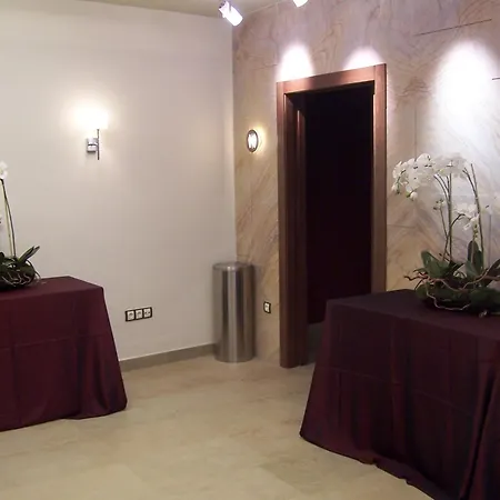 Hotell Xauen En Pleno Centro Con Acceso Autorizado Y A 100m De La Catedral Jaén